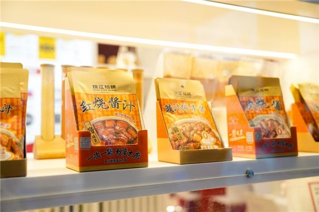 AI炒菜机器人+一酱成菜构建万店一味的“风味引擎”(图2)